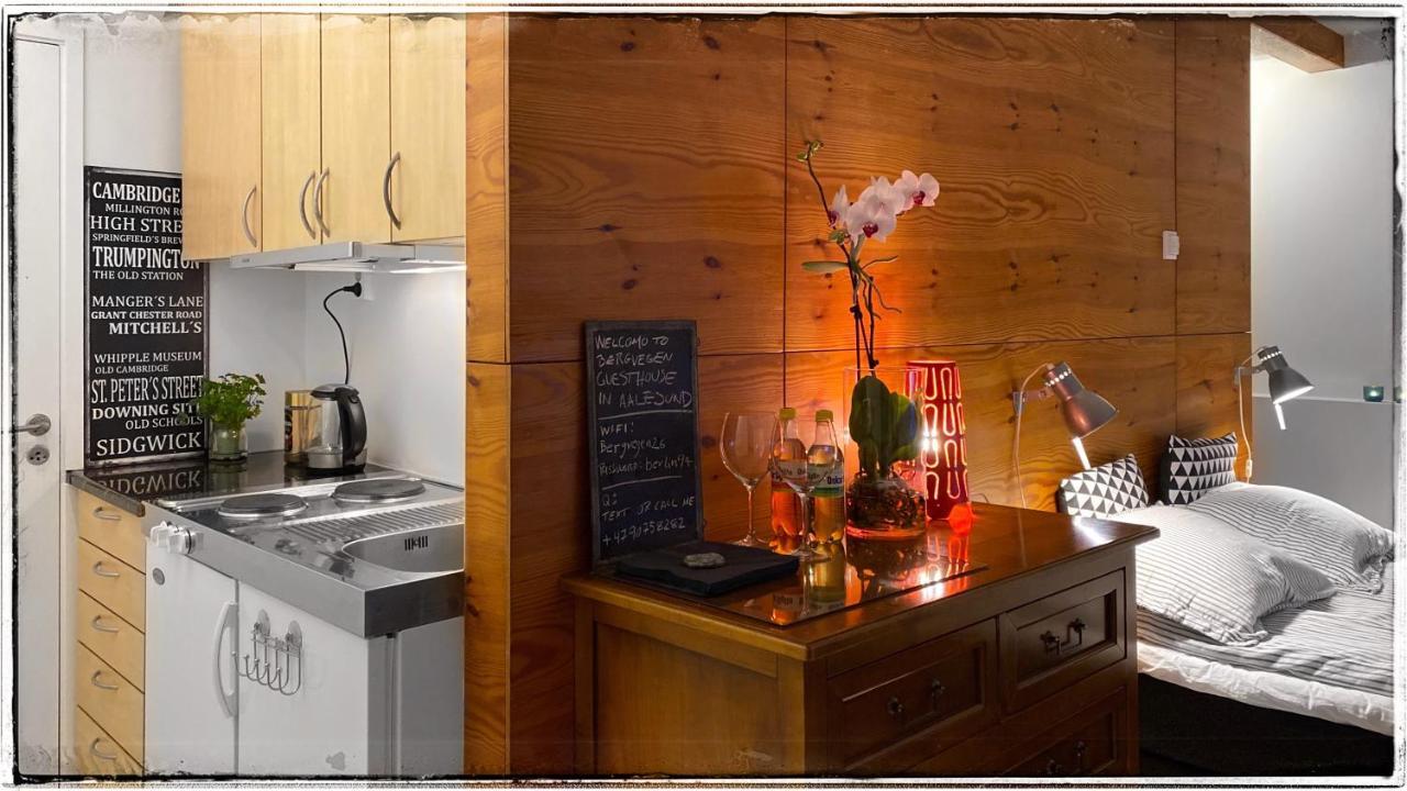 Bergvegen Guesthouse A올레순 외부 사진